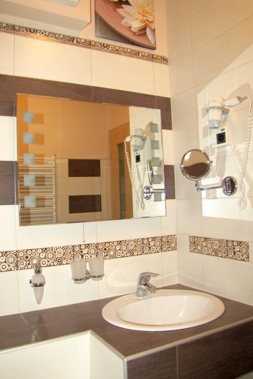 Dunalux Apartman Győr Zimmer foto