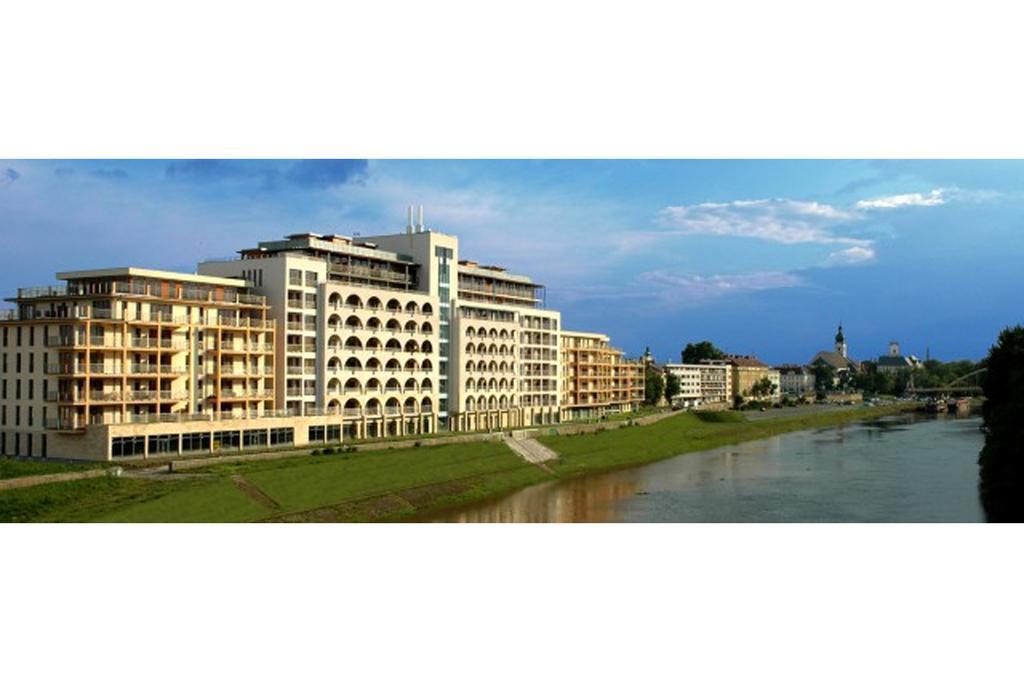 Dunalux Apartman Győr Zimmer foto